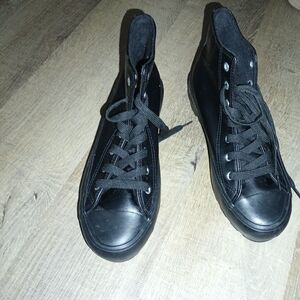 Mudd Black High-Top Women's Sneakers